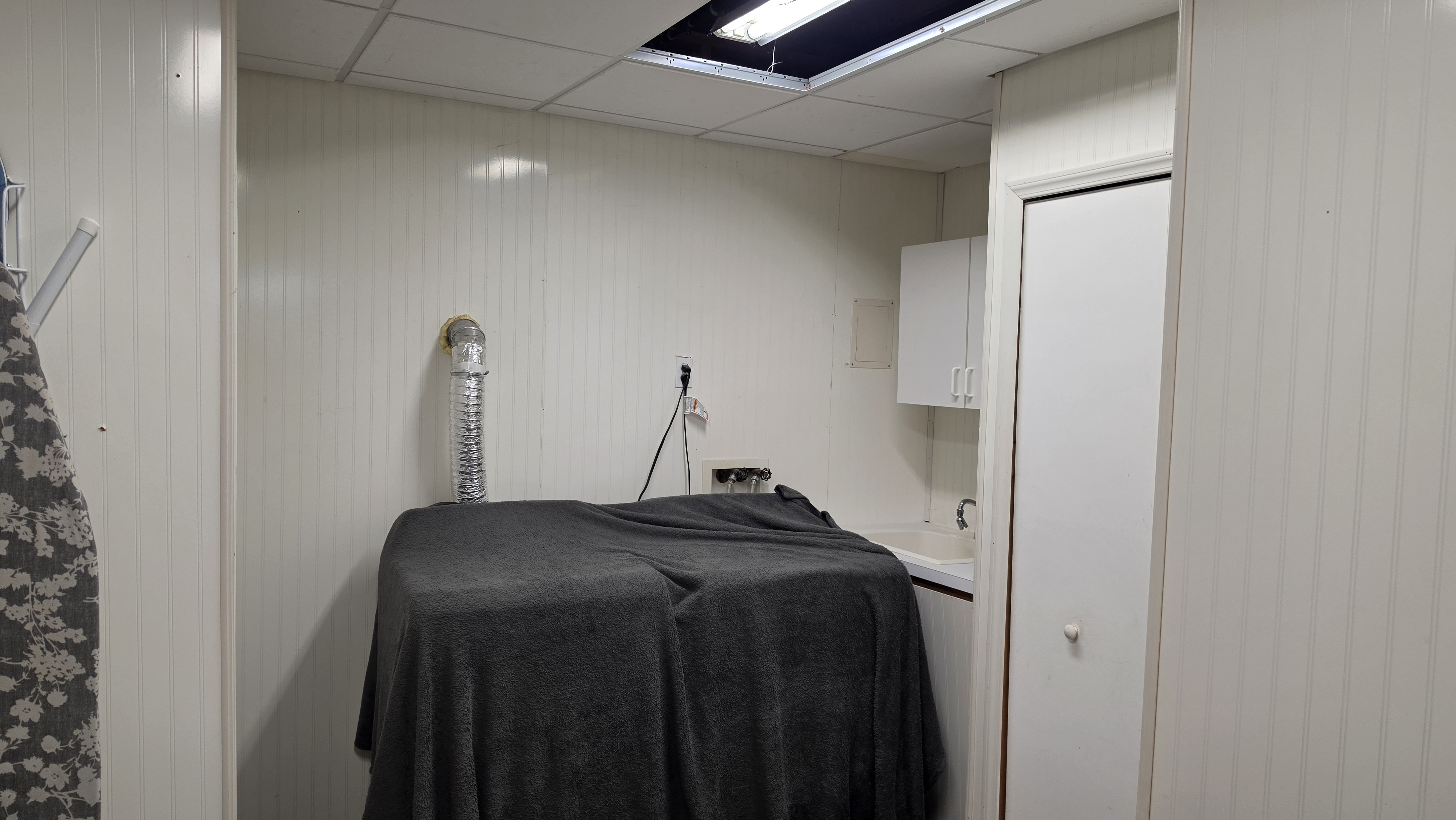 Laundry room at 1095 Seabury Drive
